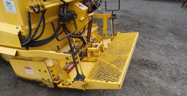 Мини укладчик асфальта на гусеничном ходу TP411